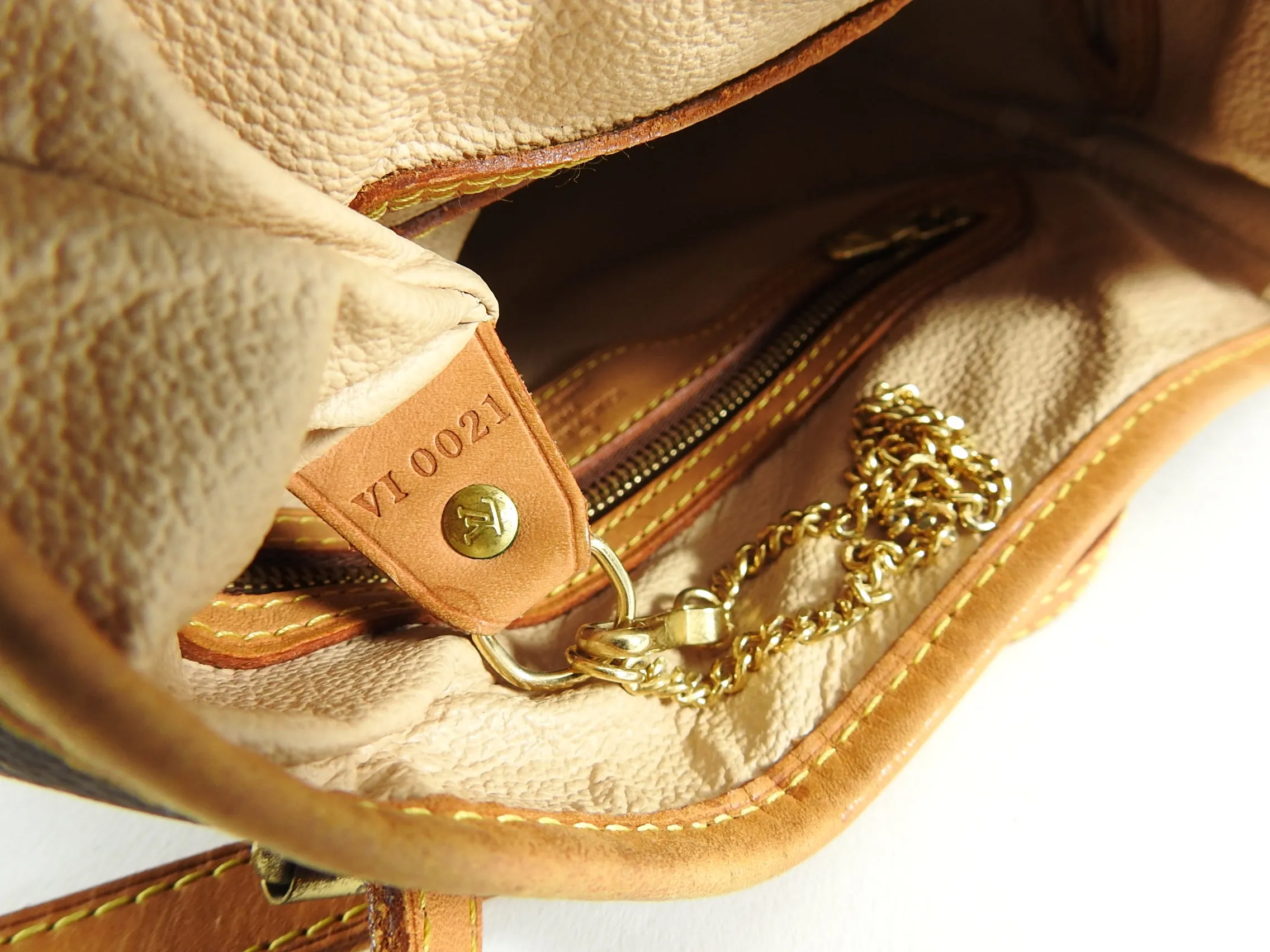 Louis Vuitton Monogram Petit Bucket Small Tote Bag